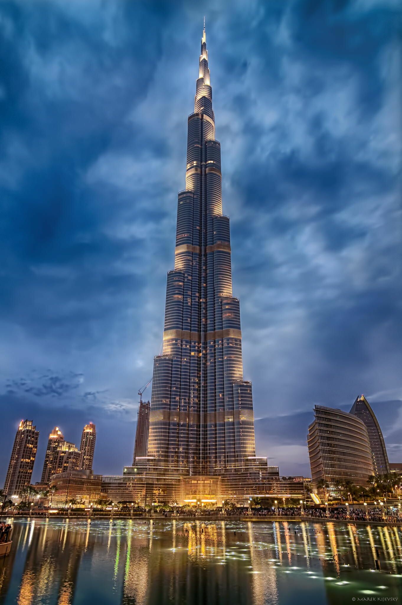 Dubai Multi Commodities Centre Free Zone 9 164234 1362x2048 iphone hd united arab emirates wallpaper image